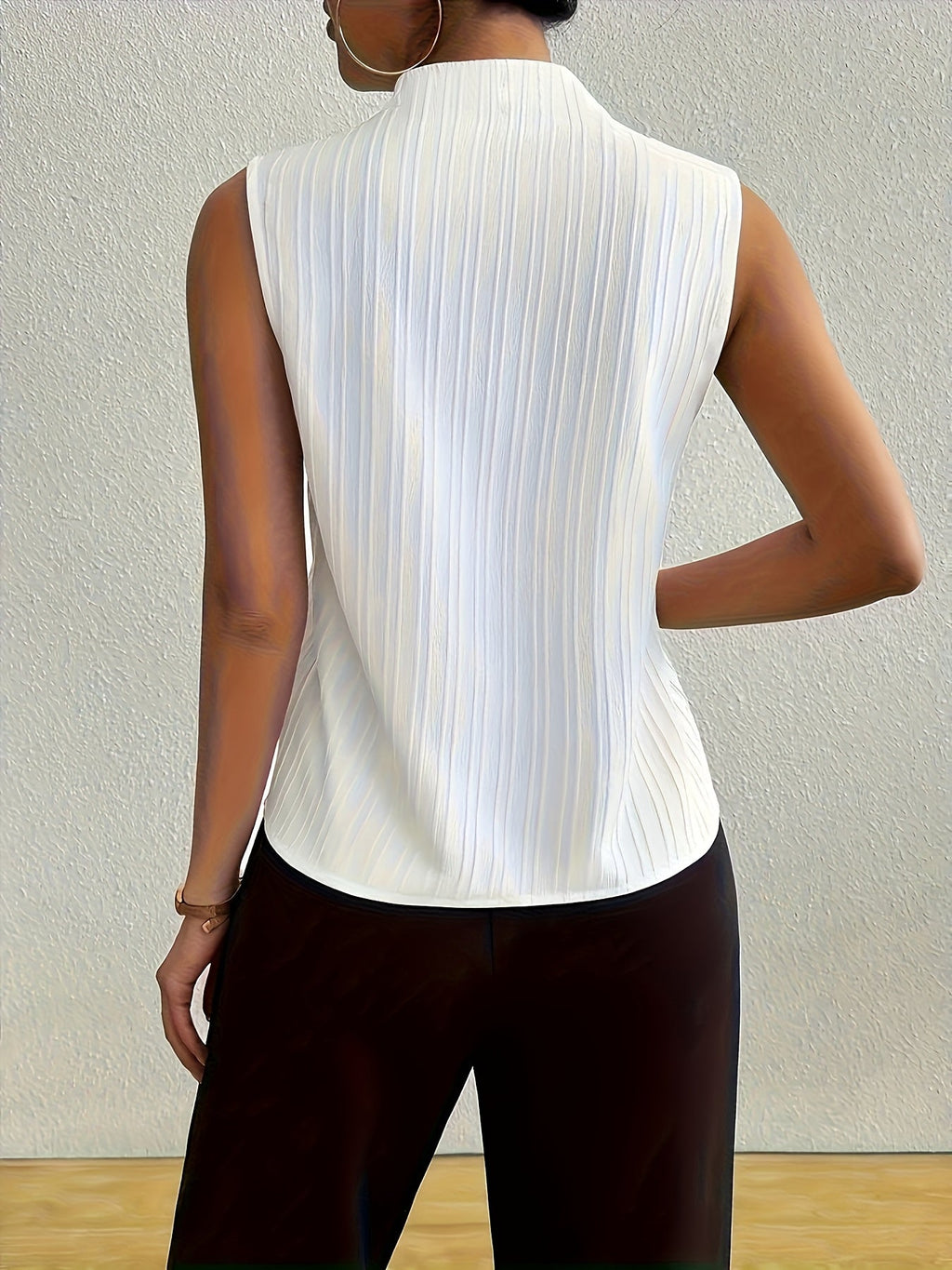 Women's Sleeveless V-Neck Top Casual Summer Tank Top Loose Fit Flowy Blouse - White S M L XL