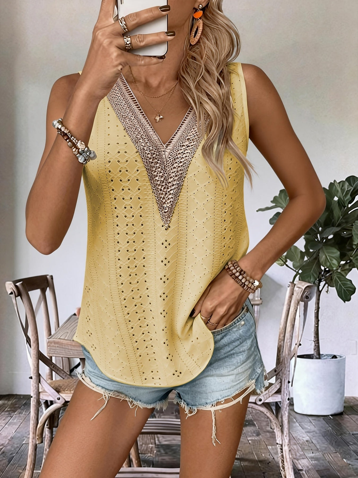 Women's Sleeveless V-Neck Embroidered Patchwork Casual Fashion Blouse Spring Summer Tank Top for Women S M L XL XXL