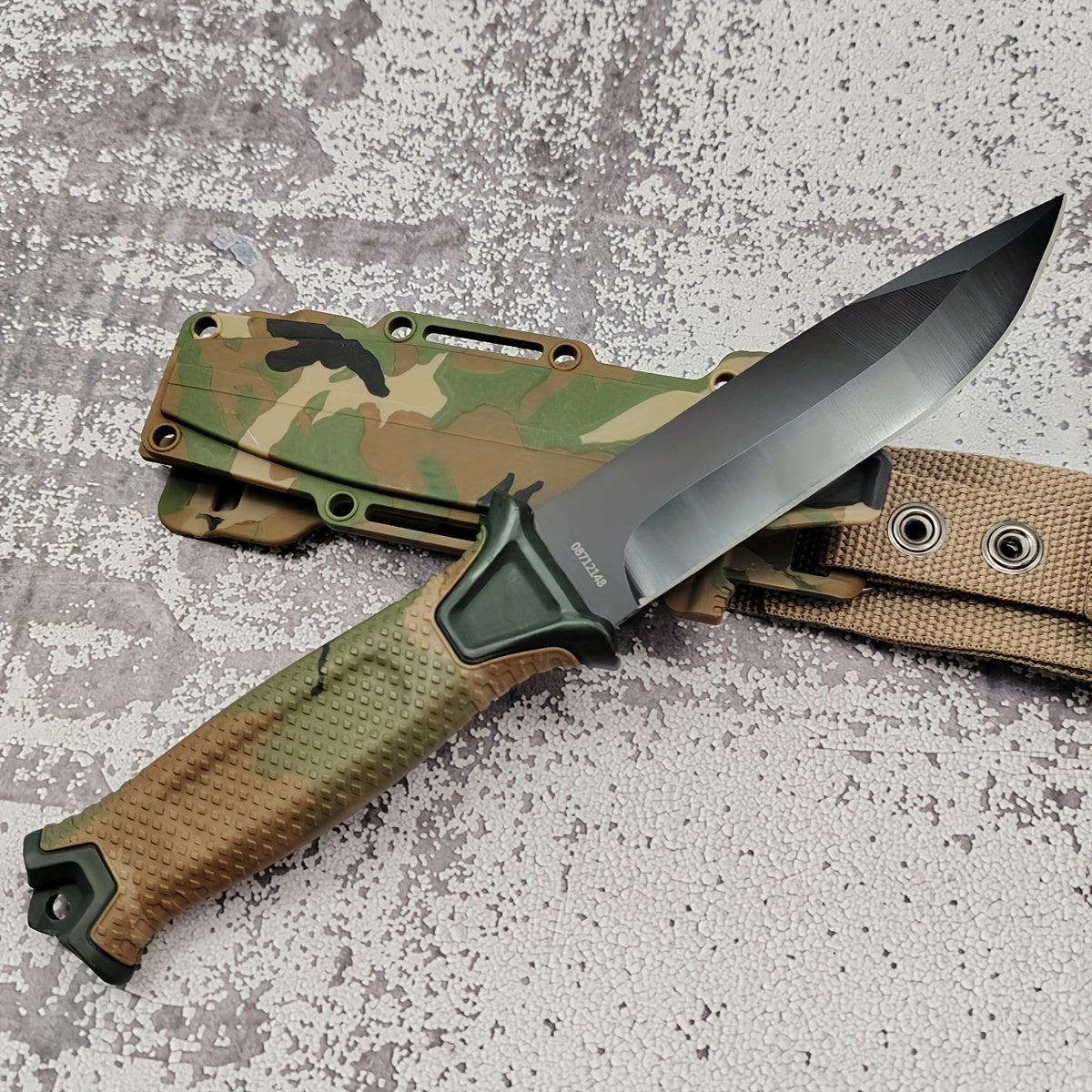 Outdoor Fixed Blade Knife – Stainless Steel Straight Blade, Non-Slip Handle, K-Sheath, EDC Hunting, Fishing, Camping, Survival Knife, Camouflage, Multi-Purpose Field Tool for Men