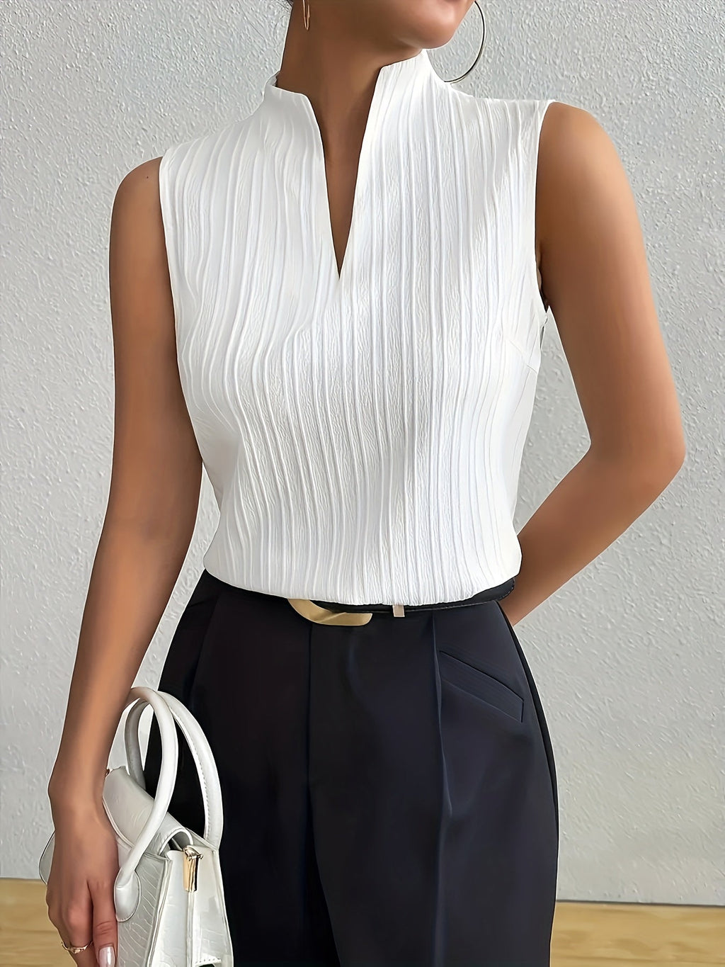 Women's Sleeveless V-Neck Top Casual Summer Tank Top Loose Fit Flowy Blouse - White S M L XL