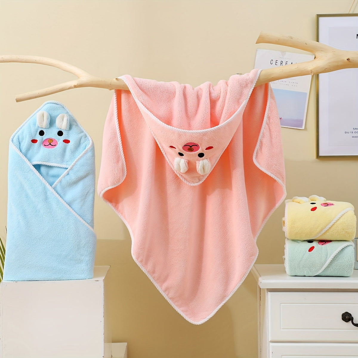 Kids' Animal Hooded Bath Towel, 31.5" x 31.5" Soft Breathable Highly Absorbent Kids Bath Towel with Twisted Edge Reinforcement, Powder, Green & Blue