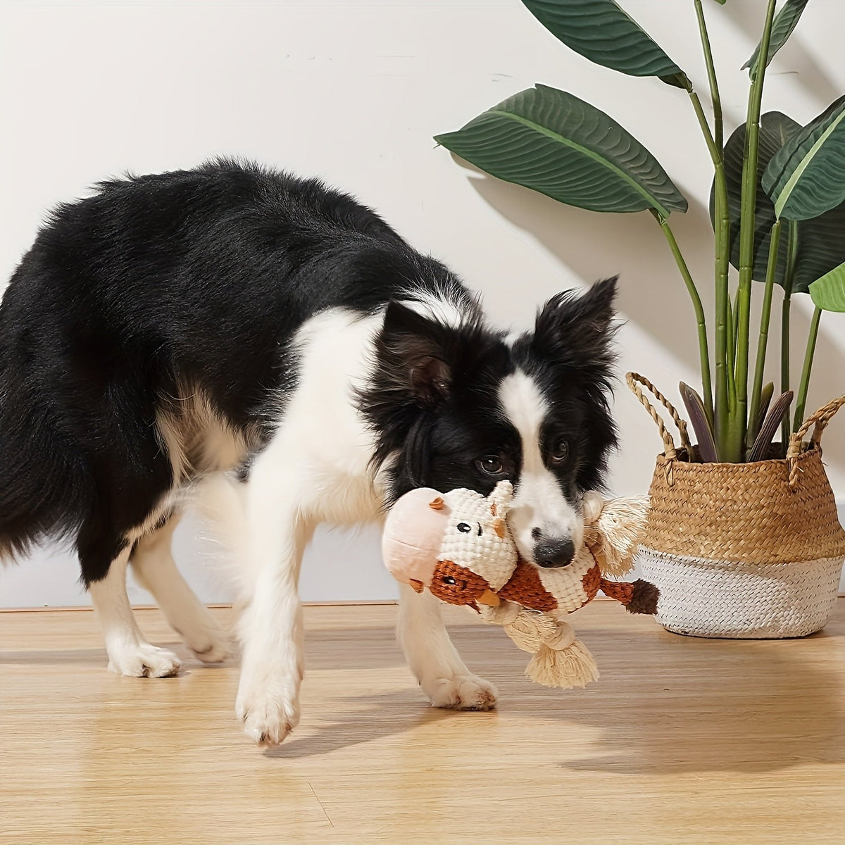Squeaky Cow Dog Toy, Plush Interactive Tug-of-War with Crinkle Paper, IQ Training Chew Toy for Small, Medium, and Large Dogs, No Battery Needed, Anxiety Relief Pet Toy