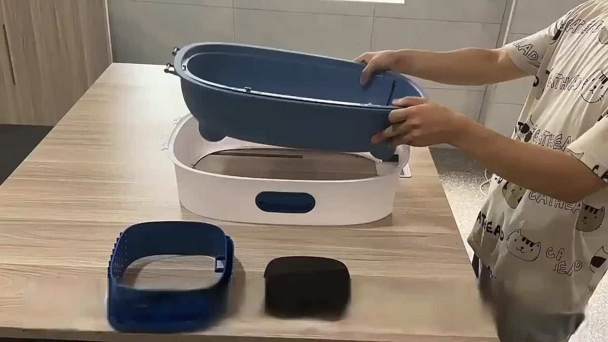 带盖猫砂盆——宽敞全封闭设计，配备猫砂铲，防溅洒且除异味，易于清洁与收纳，适合所有猫咪
