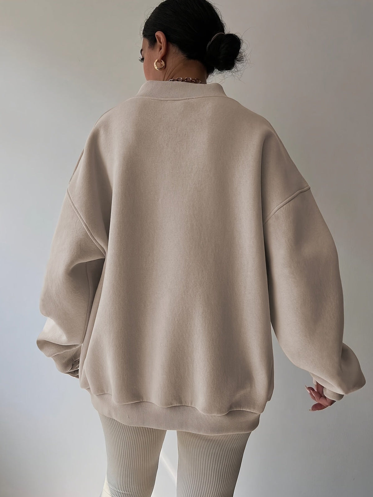 女士大廓形宽松卫衣——秋冬款宽领落肩套头衫，舒适休闲时尚上衣