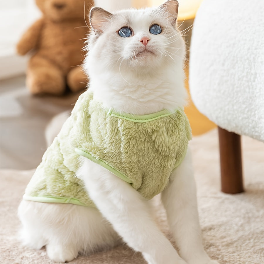 秋季和冬季保暖猫咪背心 - 加厚抓绒宠物服，爱心印花带牵引扣，适合小型猫咪和幼猫的舒适柔软猫咪毛衣外套