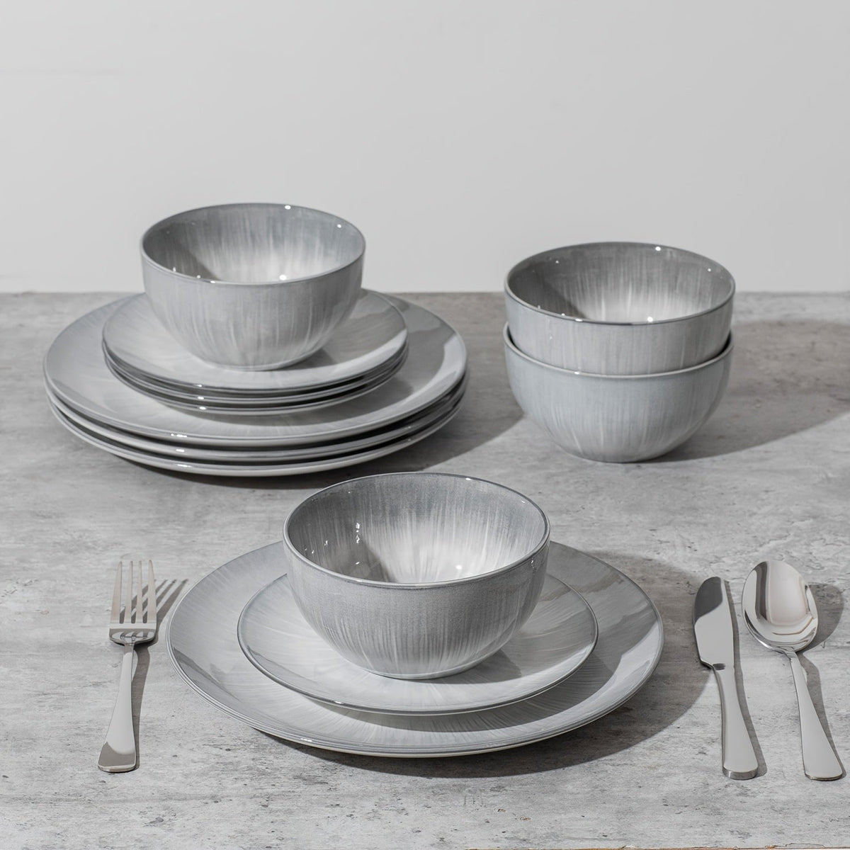 Kingstone 12-Piece Porcelain Dinnerware Set Service for 4 Hand-Painted Round Plates & Bowls Microwave & Dishwasher Safe – Holiday Christmas Gift