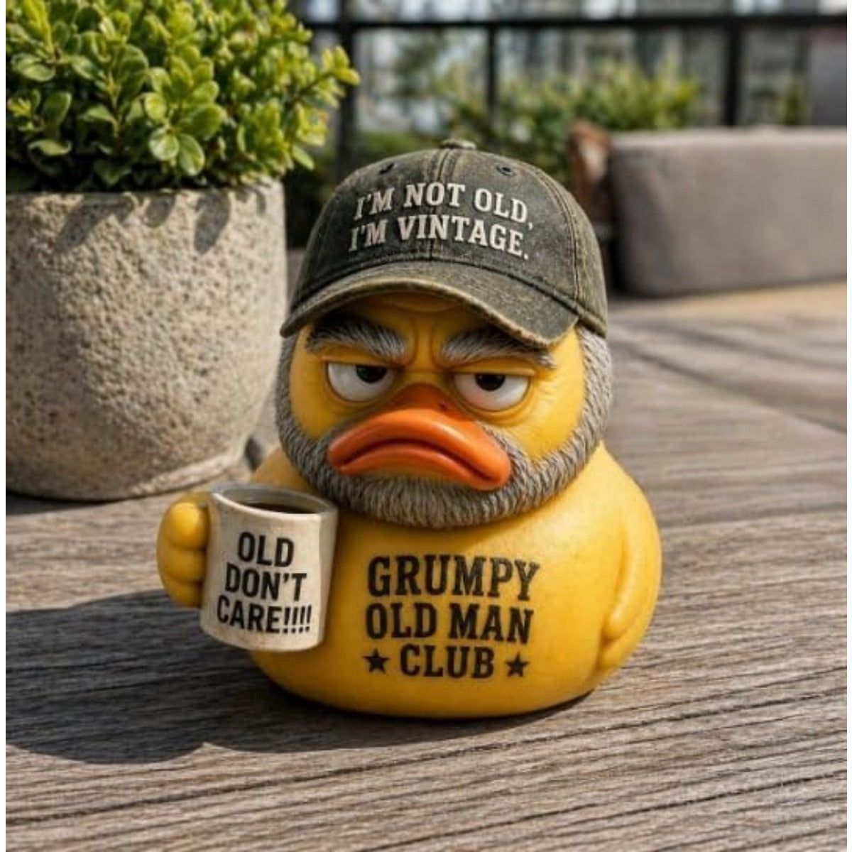 Old Man Club Duck - "I'm Not Old, I'm Retro" Humorous Resin Duck Ornament - Desktop & Office Decoration - Funny Novelty Statue Gift for Dad & Grandpa