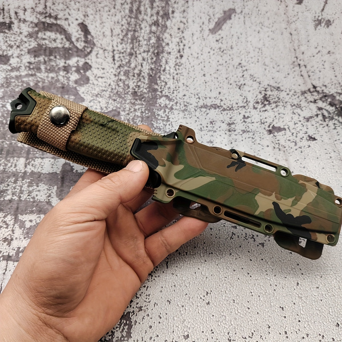 Outdoor Fixed Blade Knife – Stainless Steel Straight Blade, Non-Slip Handle, K-Sheath, EDC Hunting, Fishing, Camping, Survival Knife, Camouflage, Multi-Purpose Field Tool for Men